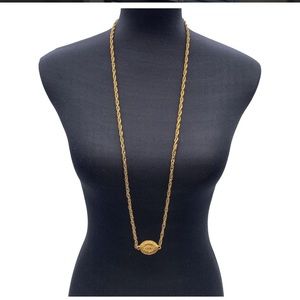 Chanel 1970’s vintage necklace.